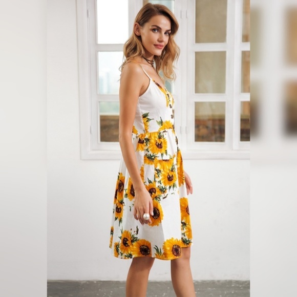 LILY DOE Sunflower Buttoned Pocket Midi Cute Dress - Picture 2 of 8